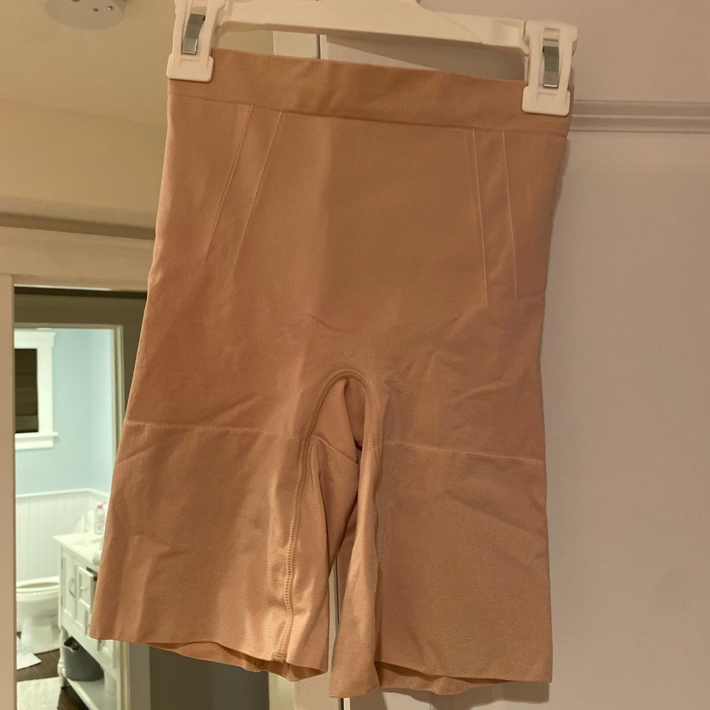 Spanx High Waisted Mid-Thigh Shorts